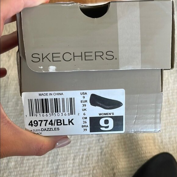 Sketchers Womens Flat - Picture 2 of 2